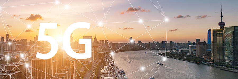 Stadt am Fluss wird durch 5G-Technologie verbunden