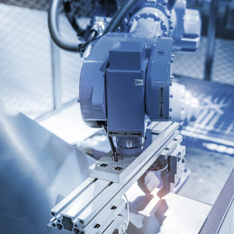 Industrielle Roboter arbeiten